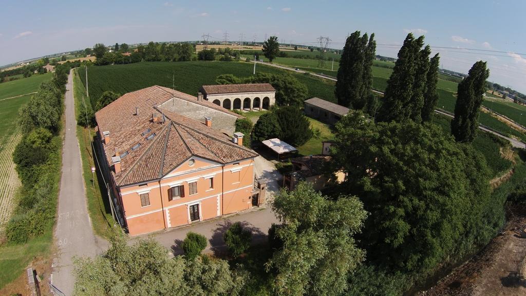 Agriturismo Corte Ponte Dei Tedeschi Guest House Ostiglia Exterior photo