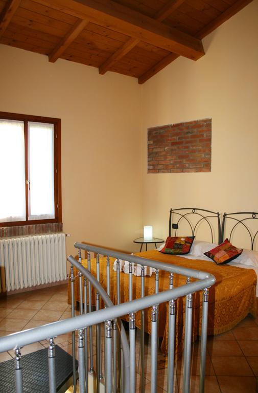 Agriturismo Corte Ponte Dei Tedeschi Guest House Ostiglia Room photo