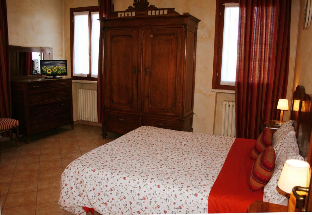 Agriturismo Corte Ponte Dei Tedeschi Guest House Ostiglia Room photo